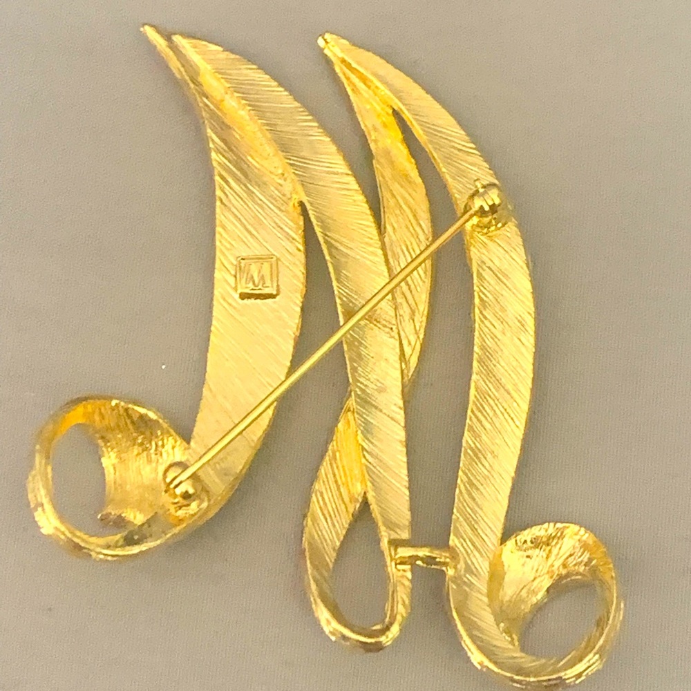 Beautiful Initial “M” Textured Script Broach - image 2